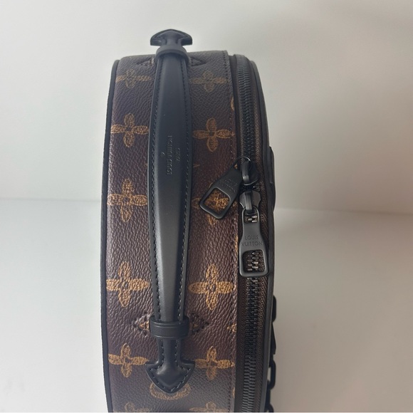 Louis Vuitton Monogram N°7 Wheel Box - Picture 9 of 16